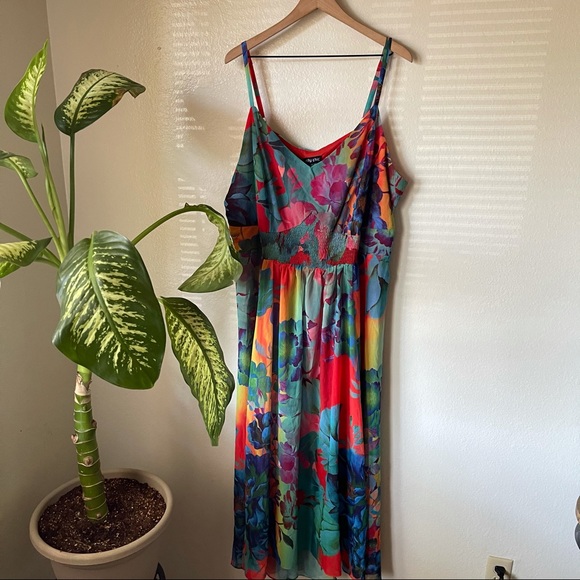 City Chic | Hot Summer Days Maxi Dress - Picture 2 of 8